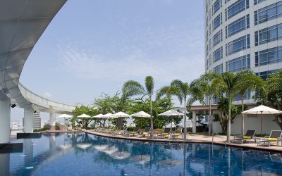 อาหารอร่อยริมสระน้ำสุดชิลล์กลางกรุง ชั้น26