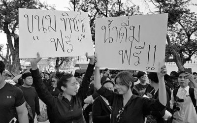 ประมวลภาพทัพดารา ร่วมเป็นจิตอาสา ปันน้ำใจ ทำความดีถวายในหลวง