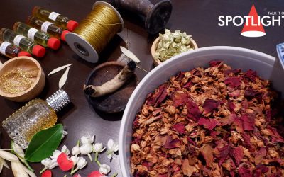 “บุหงาร่ำผ้า” เรียนรู้ตำรับร่ำผ้าหอมติดกระดานแบบสาวชาววัง